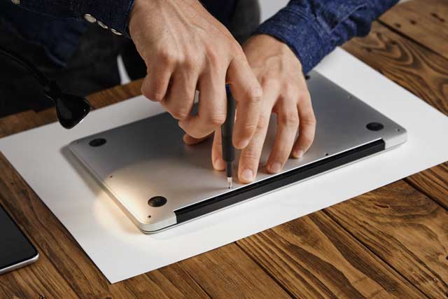 Laptop Menteşe Kırılması ve Kasa Onarımı
